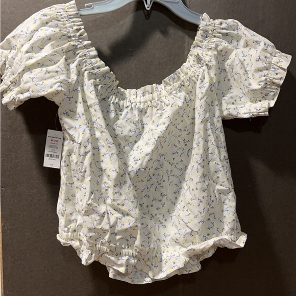 White Floral Cropped top - Picture 4 of 4